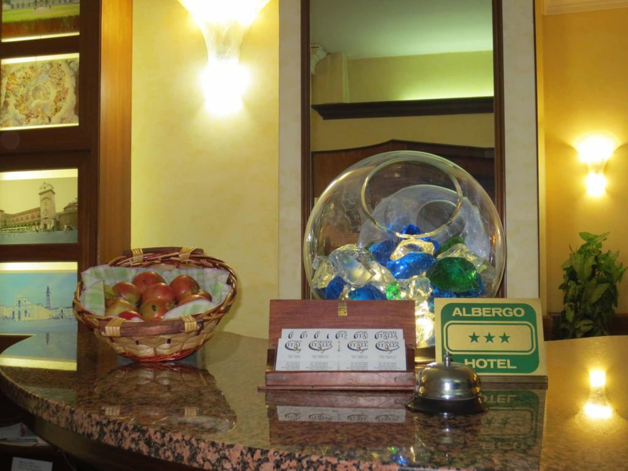 Hotel Italia City Center マントヴァ エクステリア 写真